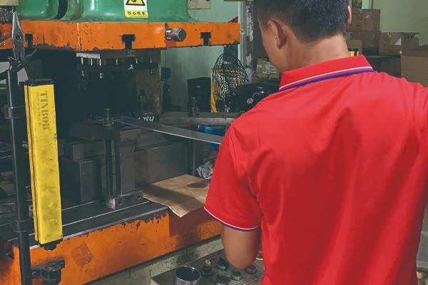 leyu网页登录入口冲压件五金加工